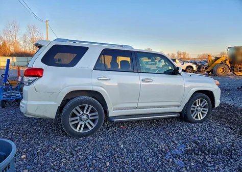 2013 Toyota 4Runner Sr5 z USA, uszkodzony, nr VIN JTEBU5JR4D5127104